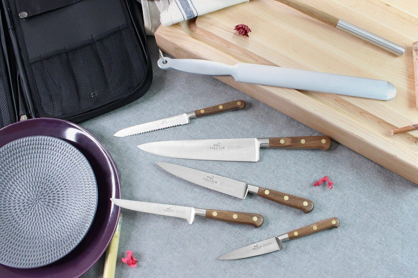 Valigetta da cucina Sabatier Périgord 5 coltelli di produzione francese + 1 acciaio per affilatura