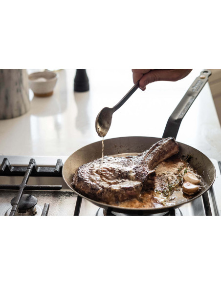 Frigideira para bifes De Buyer Mineral B com nervuras e rebordo