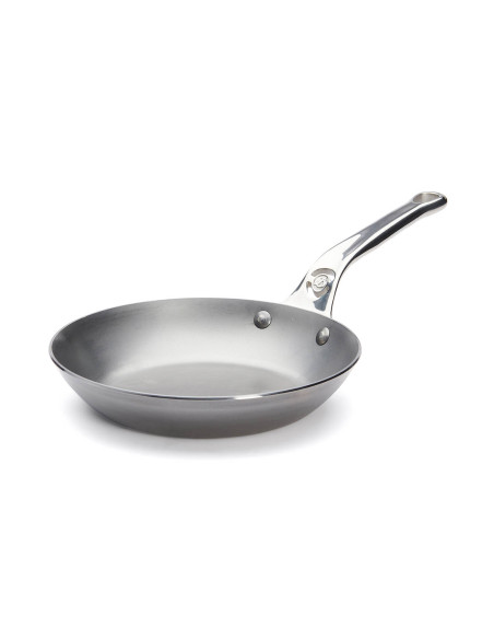 De Buyer Mineral B Pro 20cm pyöreä teräspannu, jossa on valettu ruostumattomasta teräksestä valmistettu kahva