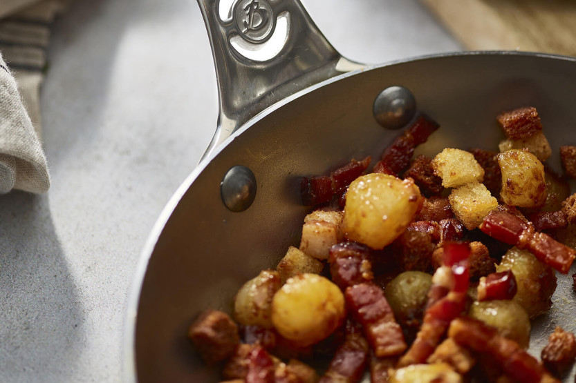 De Buyer Mineral B Pro 24cm rund stekpanna i stål med handtag i gjutet rostfritt stål