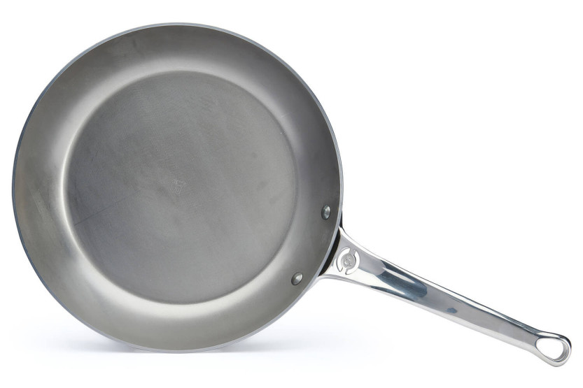 De Buyer Mineral B Pro 28 cm rund stegepande i stål med håndtag i støbt rustfrit stål