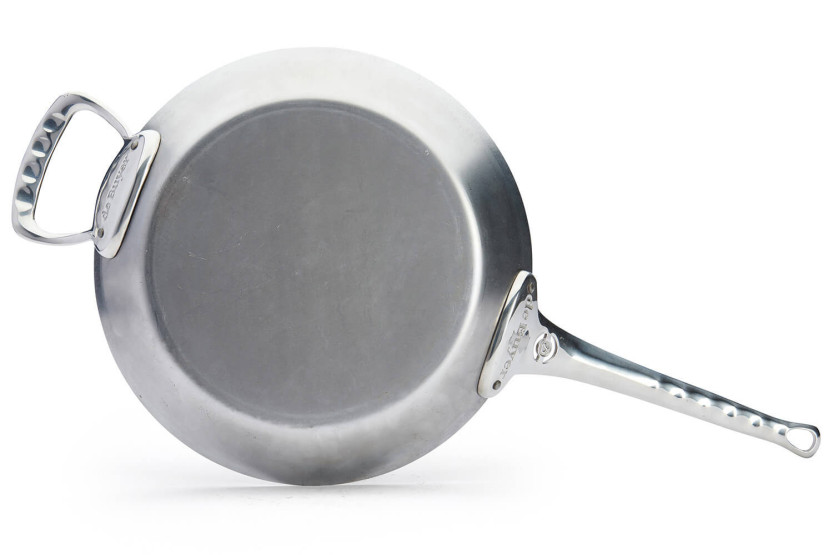 De Buyer Mineral B Pro 32 cm rund stegepande i stål, håndtag i støbt rustfrit stål og bordhåndtag
